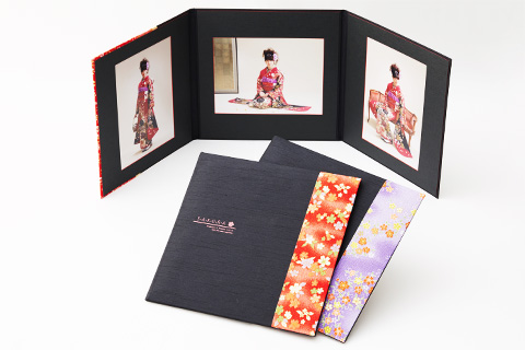 写真台紙事業 | ブライダル、七五三、成人、お宮参り、葬儀等、様々なシーンを彩る写真台紙をご提案いたします。