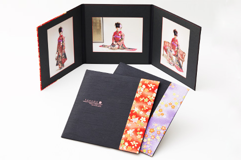 写真台紙事業 | ブライダル、七五三、成人、お宮参り、葬儀等、様々なシーンを彩る写真台紙をご提案いたします。